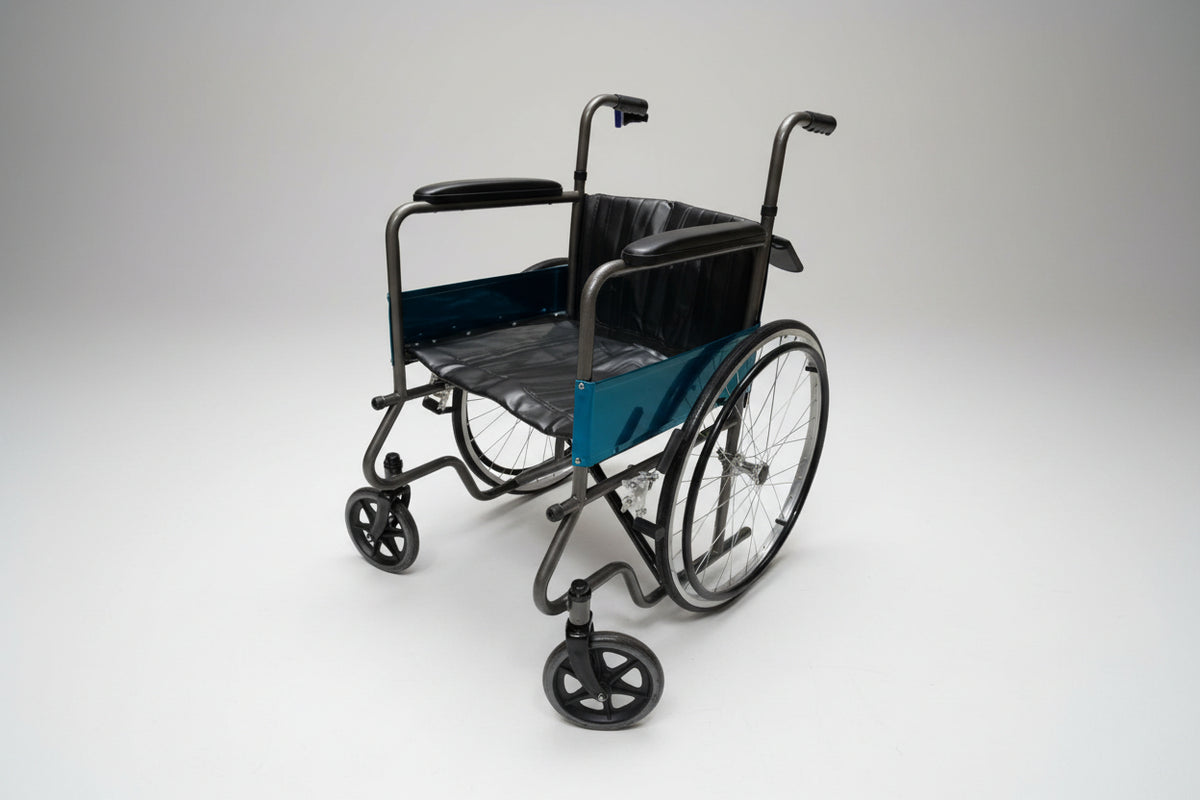 SILLA DE RUEDAS ESTANDAR REPOSABRAZOS Y PIES FIJOS COLOR NEGRA